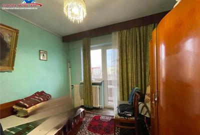 Apartament cu 4 camere semidecomandat în Central - 4
