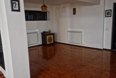 Casa situata in localitatea Girov - 3