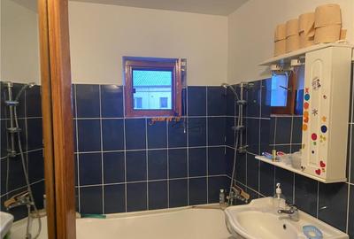 Apartament 3 camere , zona Liceul Economic - B-dul Garii, de - 10