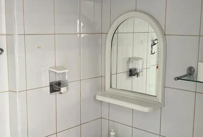 Spațiu comercial, de 17 mp, în Central - 4