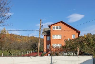 Casă spațioasă aproape de Sinaia, natură cât vezi cu ochii, liniște si aer curat