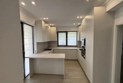 Otopeni | 4 Camere | Centrala | Parcare | Gradina | Prima Inchiriere | - 2