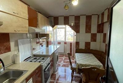 Apartament cu trei camere de vanzare Apartament cu trei camere de vanzare - 1