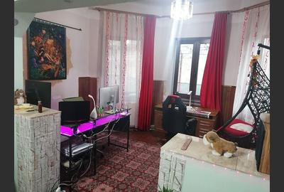 Casă cu 3 camere cu Canalizare în Central - 8