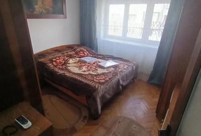 Apartament cu 2 camere semidecomandat în Girocului