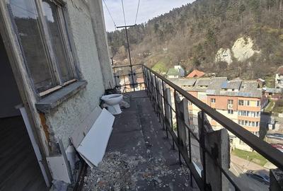 Garsonieră decomandată în Central - 7