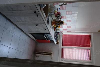 Apartament cu 3 camere semidecomandat în Central - 4