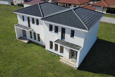 Casă cu 3 camere în Mărtinești - 1