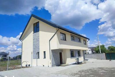 Casă cu 4 camere cu Teren 250 Mp în Odăi - 15