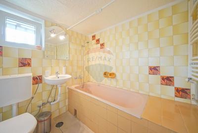 Casă cu 8 camere cu Teren 485 Mp în Central - 23