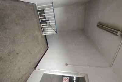 Spațiu comercial, de 4,000 mp, în Central - 8