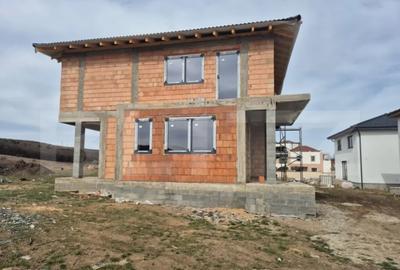 Casă cu 4 camere cu Teren 532 Mp în Corunca - 14