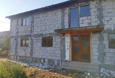 Vand sau schimb casa, cu apartament 3 camere la parter in drobeta turnu severin - 1