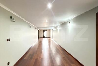 Casă cu 4 camere în Central - 1