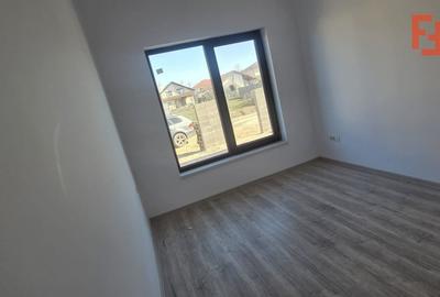 Duplex cu 5 camere cu Canalizare în Moșnița Nouă - 7