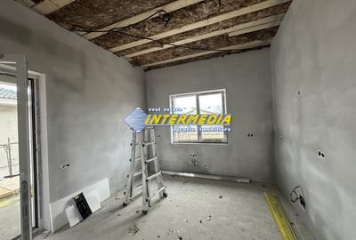 Casă individuală cu 4 camere cu Canalizare în Cetate - 12