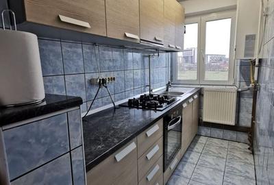Apartament cu 3 camere semidecomandat, mobilat în Soarelui