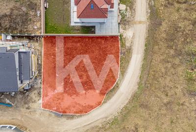 Teren Construcții intravilan de 403 mp, în Tractorul - 5