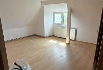 Casă cu 5 camere cu Teren 920 Mp în Central - 15