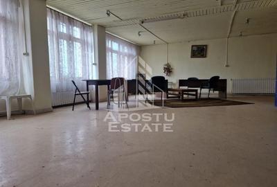 Casa familiala cu spatiu comercial si garaj P+1E+M 720 Mp - 33