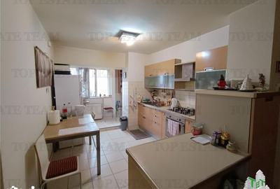Apartament cu 3 camere decomandat în Grivița - 4