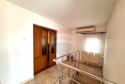 Casa / Vila cu 5 camere de vanzare in zona Central Casa / Vila cu 5 camere de vanzare in zona Central - 33