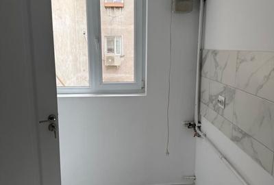 Apartament cu 4 camere decomandat în Tineretului - 1