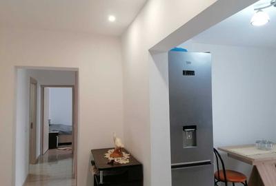 Apartament cu 3 camere decomandat în Micro 4 - 1