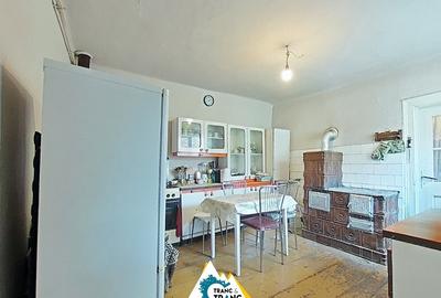 Casa traditionala cu 4 camere, in Cuvin - 3