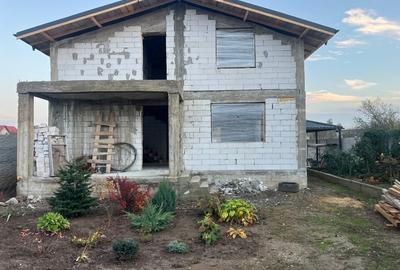 Vând casă Fundeni Frunzanesti, recent construita, cu teren 1000 mp, gard din plă - 2