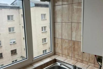 Apartament cu 3 camere decomandat în Central - 6