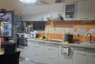 Casa de vanzare, cu 4 camere, 140 mp, teren 300 mp, zona Dar - 1