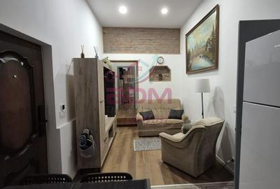 Apartament cu 3 camere semidecomandat în Central - 3