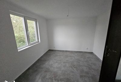 Casă cu 5 camere cu Teren 741 Mp în Dobra - 4