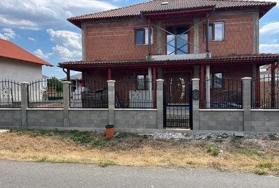Casă cu Teren 500 Mp în Vladimirescu - 1