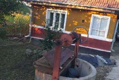 Teren intravilan 1800mp | Casa 2 camere - 4