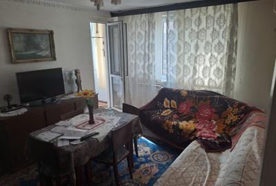 Titan-Liviu Rebreanu, bloc reabilitat, etaj 3/4, liber - 11