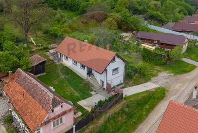 Casă individuală cu 3 camere cu Teren 1029 Mp în Purcăreni - 2