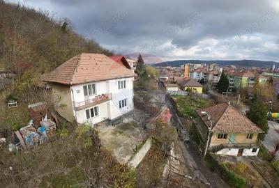 Casă cu 5 camere cu Teren 250 Mp în Exterior Sud - 8