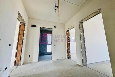 Duplex cu 4 camere cu Canalizare în Central - 13