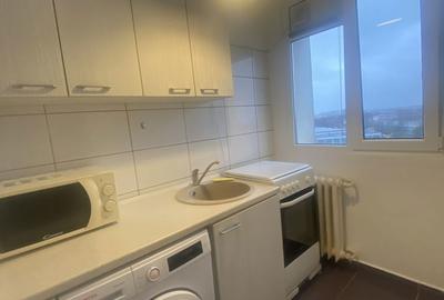 Garsonieră în Titan - 2