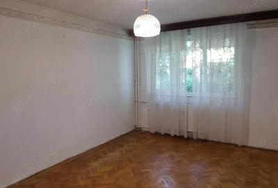 Apartament cu 3 camere decomandat în Cina