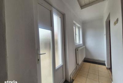 Casă cu 6 camere cu Teren 1000 Mp în Central - 4