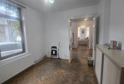 Casă cu 4 camere cu Canalizare în Calea Călărașilor - 2