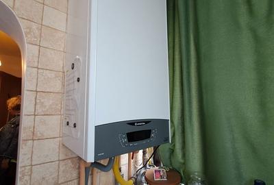 Apartament cu 3 camere decomandat în Central - 1