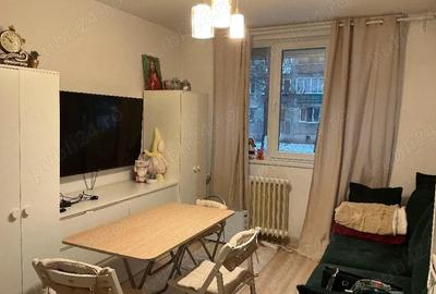 Apartament cu 3 camere semidecomandat în Drumul Taberei