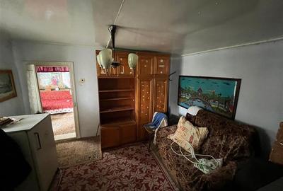 Casa de vanzare in comuna Vulturu , la strada Principala - 18