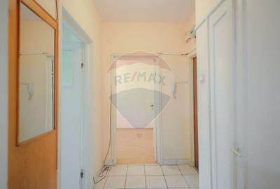 Apartament cu 3 camere de vanzare, zona Rogerius - 10