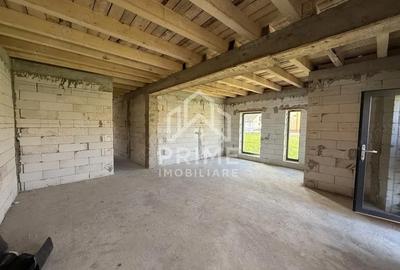 Casă cu Teren 451 Mp în Teiu - 3