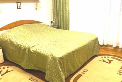 Apartament cu 3 camere decomandat în Capitale - 1